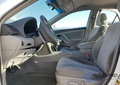 2011 Toyota Camry Base z USA, uszkodzony, nr VIN 4T1BF3EK3BU635868